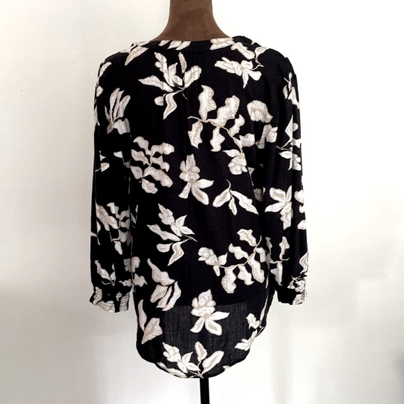 Sonoma Goods for Life 3/4 sleeve Button up Blouse. - Picture 4 of 4